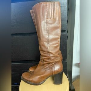 Italian Chic Brown Leather Heeled Boots